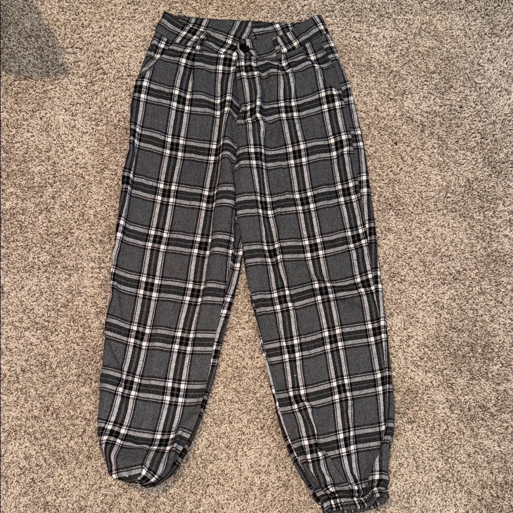 ROMWE Plaid black and white Pants